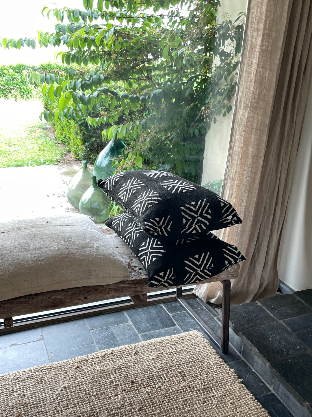 Le Bogolan : l'Art d'un Tissu Sacré, Imprégné de la Terre et du Temps