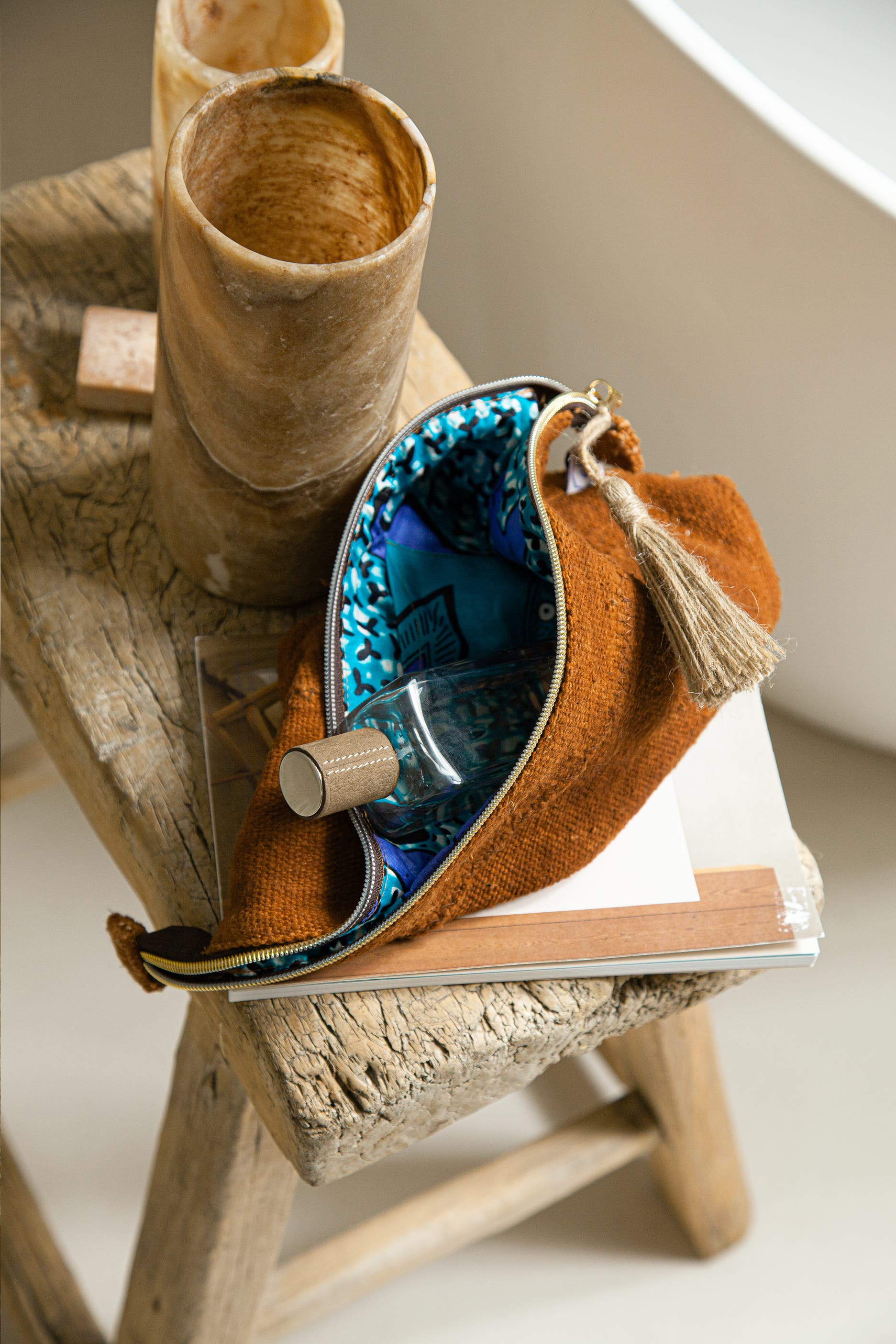 Trousse à maquillage ROHO | Studio Matongé - en bogolan et wax 100% coton. 10x16cm