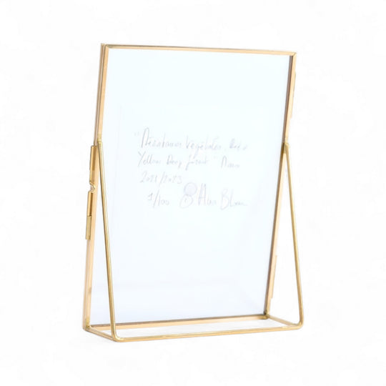 Résistances Végétales - Ana Bloom - Tirage Piezo au charbon - Edition limitée 10x10cm signée de l'artiste et encadrée de 100 exemplaires+2 Épreuves d’artistes. 