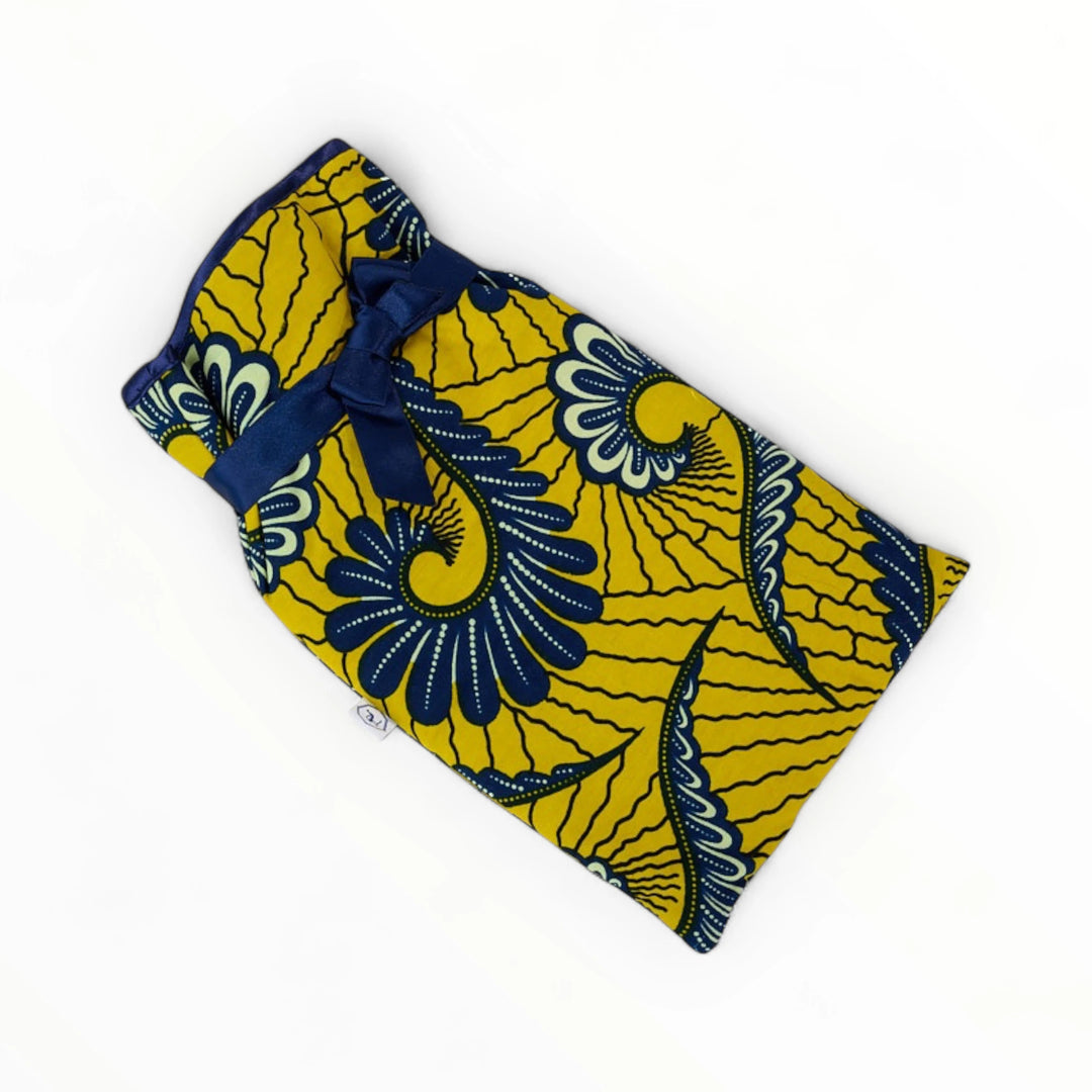 Bouillotte JAMAC avec housse molletonnée coton - wax africain - Capacité 1,8 litres - Housse 36 x 21 cm. - Studio Matongé - Modèle Flower Power- jaune, bleu marine et blanc.