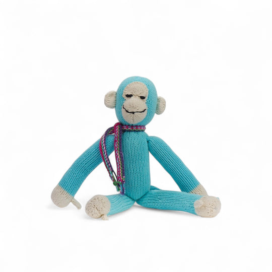 Le singe JOSEPH est disponible en 2 tailles S & M et en de nombreuses couleurs  (ici en bleu turquoise taille M).