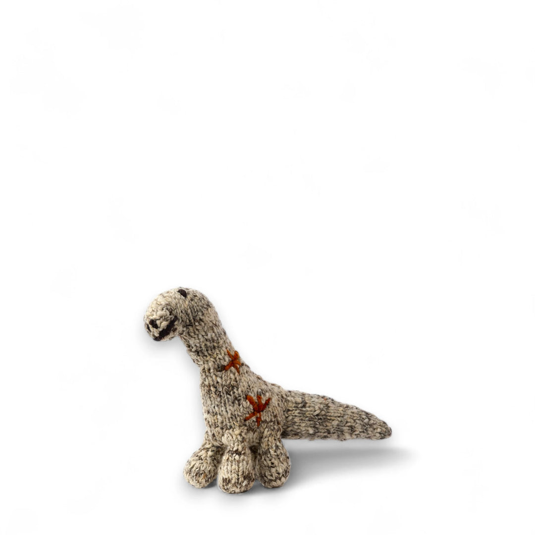 NESSIE, doudou brontosaure en laine mérinos. Fait main. Petit format. Cette sympathique peluche dinosaure est disponible en 3 tailles. 