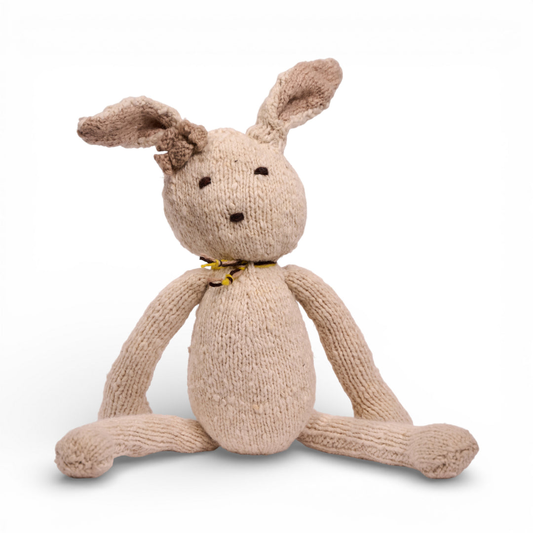 Doudou lapin en pure laine SIMONE écru L tricoté main 