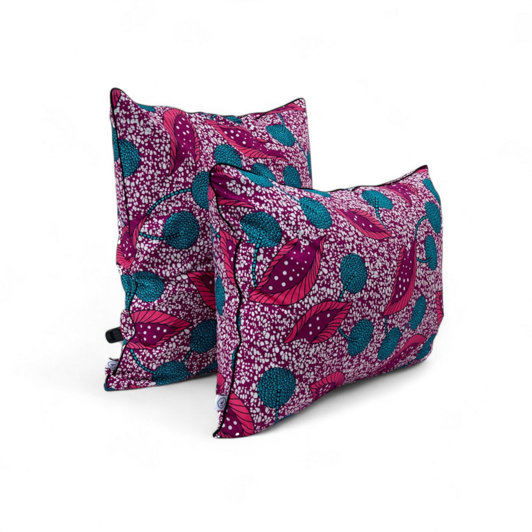 Housses de coussin zippées rectangle 40 x 60 cm et carrée 50 x 50 cm en coton - wax africain -  OSUN-LINDEN. Multicolore : magenta, bleu turquoise.