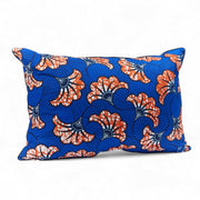 Housse de coussin zippée rectangle 40 x 60 cm en coton - wax africain -  OSUN-UA. Multicolore : bleu, orange, blanc, noir. Disponible également en d'autres couleurs et formats. 