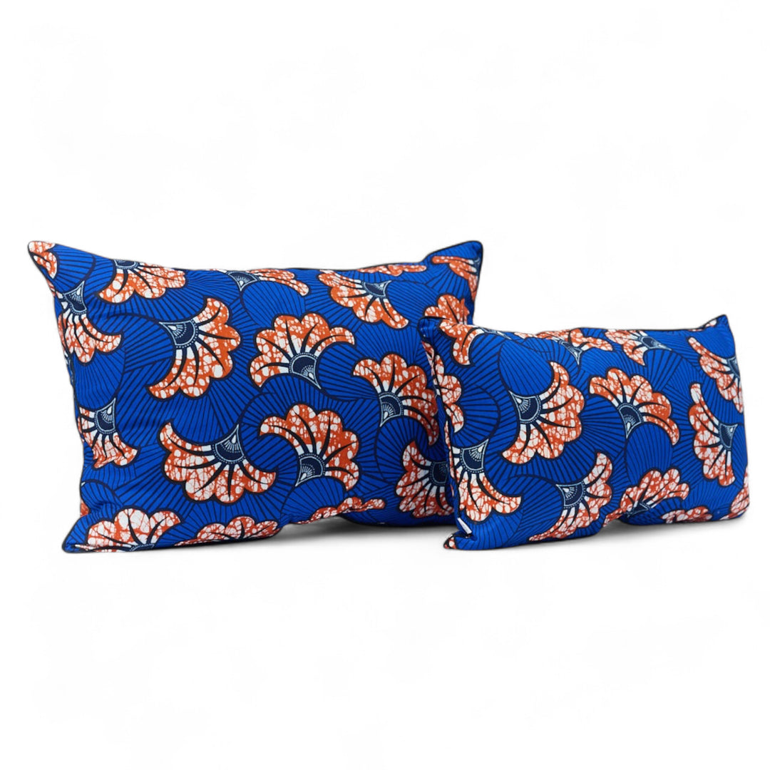 Housses de coussin zippées rectangles en 30 x 50 cm et  40 x 60 cm en coton - wax africain -  OSUN-UA . Multicolore : bleu, orange, blanc, noir. Disponible également en d'autres couleurs. 