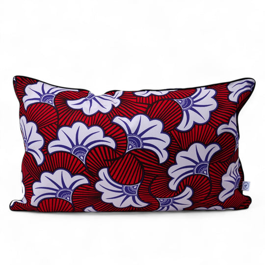 Housse de coussin zippée rectangle 30 x 50 cm en coton - wax africain -  UA . Multicolore : rouge, bleu, blanc, noir.
Housse de coussin zippée rectangle 40 x 60 cm en coton - wax africain -  OSUN-UA . Multicolore : rouge, bleu, blanc, noir. Disponible également en d'autres couleurs et formats. 