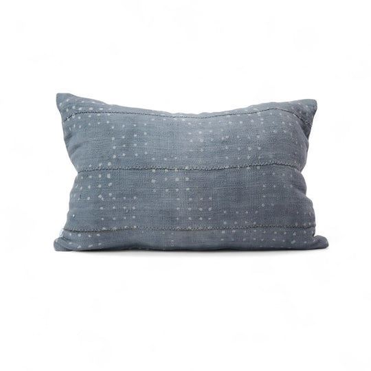 Housse de coussin zippée KIJIVU en bogolan gris entièrement faite main. 100% coton. 