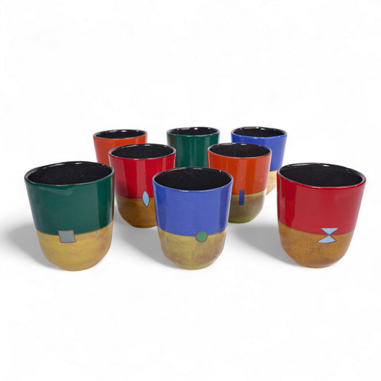 Tasse à thé bicolore CHAI en céramique par la céramiste Sud-Africaine Clementina van der Walt pour Done d'Africa x Studio Matongé.
6,5 cm de diamètre et 8 cm de hauteur, parfait pour vos thés et expresso. 
Disponible en plusieurs combinaisons de couleurs.