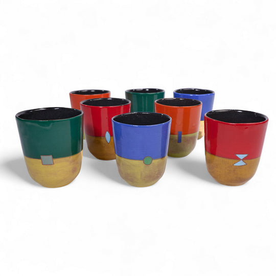 Tasse à thé bicolore CHAI en céramique par la céramiste Sud-Africaine Clementina van der Walt pour Done d'Africa x Studio Matongé.
6,5 cm de diamètre et 8 cm de hauteur, parfait pour vos thés et expresso. 
Disponible en plusieurs combinaisons de couleurs.