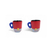 Tasse MARABA color block rouge et bleu grisé, anse bleu cobalt, faces avant et arrière peintes à la main.