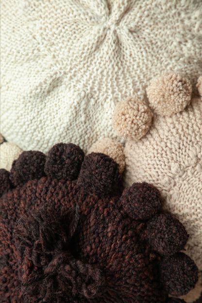 Coussin rond à pompons en pure laine mérinos - Kenana Knitters - BONBONSI