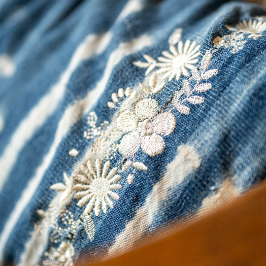 Housse brodée BUUM-ZARI – Indigo profond