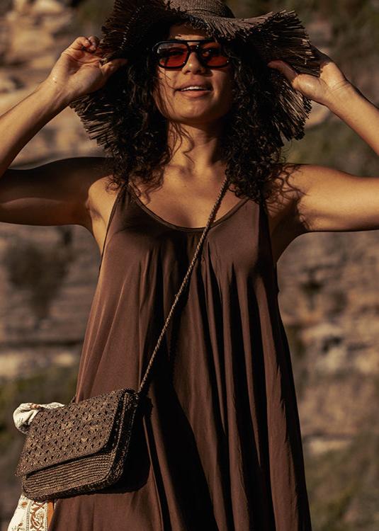 TOVO — Mini hand-woven raffia bag