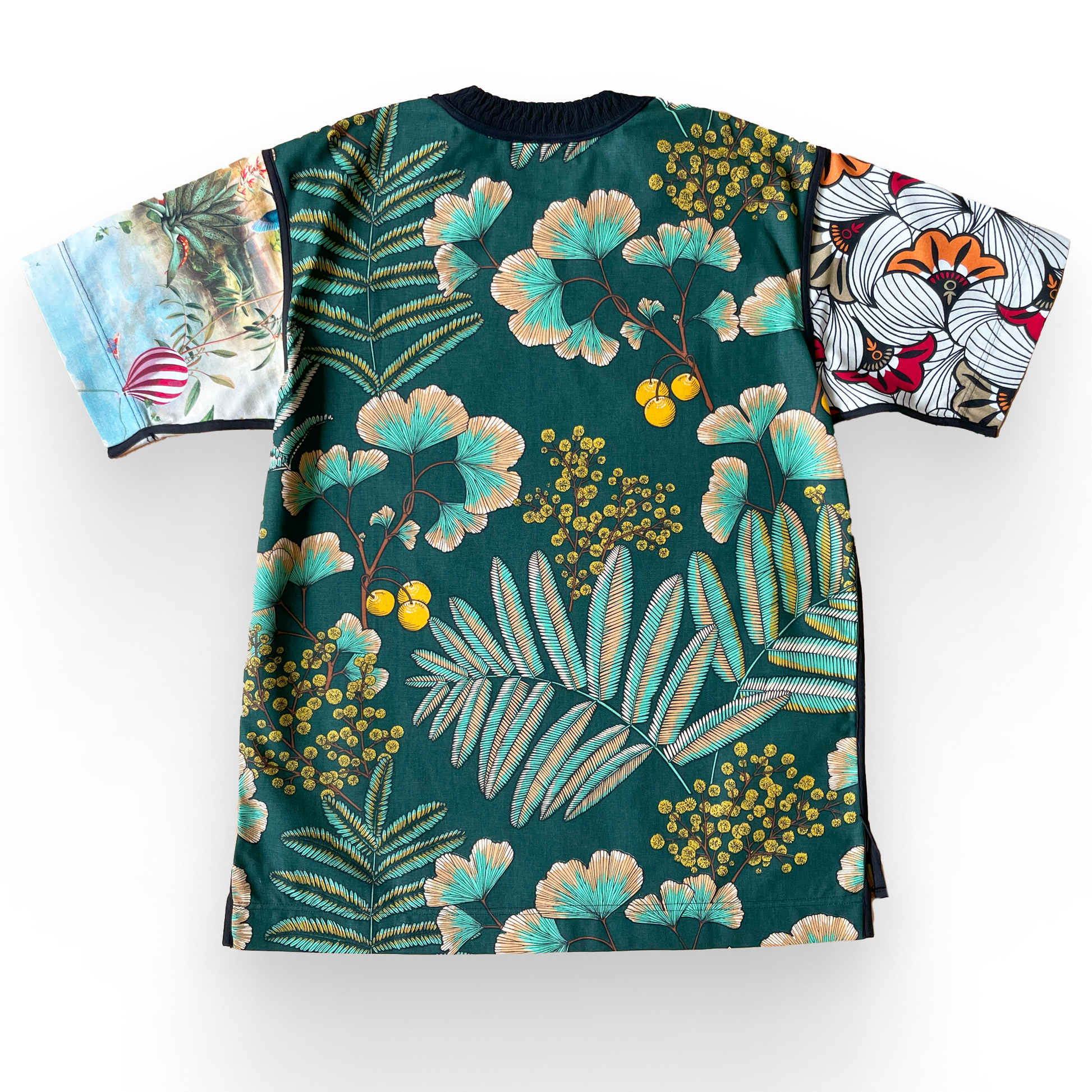 T-shirt BISENGO JP MIKA x XULY-BËT - Numéroté 14/65 - Taille S - Wearable-art inspiré du tableau "Tala Mabina ya Mboka na Biso" (Regarde la danse de notre pays) de la série de toiles BISENGO de JP MIKA.