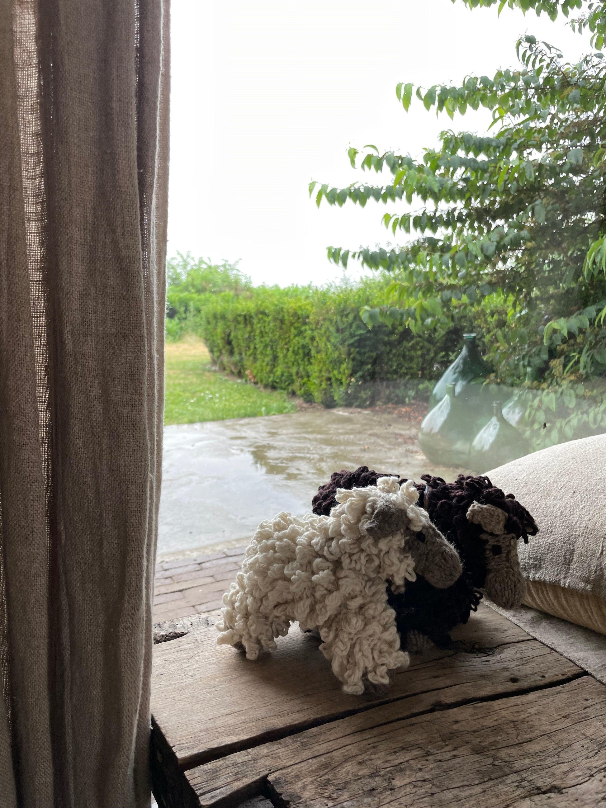 Doudou mouton en laine bio - fait main - MILTON - Studio Matongé