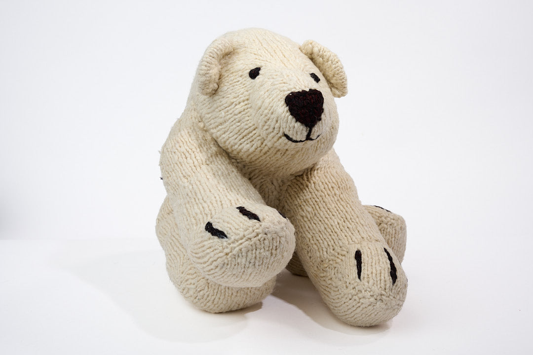 Peluche en laine bio faite main éco-responsable - Doudous ours S et XL- SCHUMAN - Studio Matongé, ici en versions pandas et ours polaires. Existe aussi en ours bruns. 