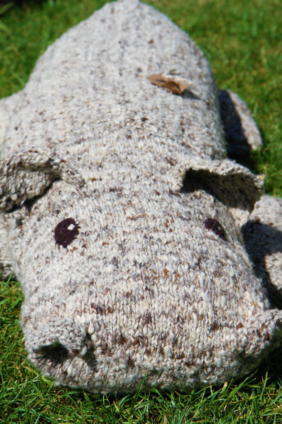 Giant hippopotamus soft toy, maxi pouf in eco-responsible organic wool - RAYMOND - Kenana Knitters