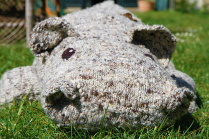 Giant hippopotamus soft toy, maxi pouf in eco-responsible organic wool - RAYMOND - Kenana Knitters