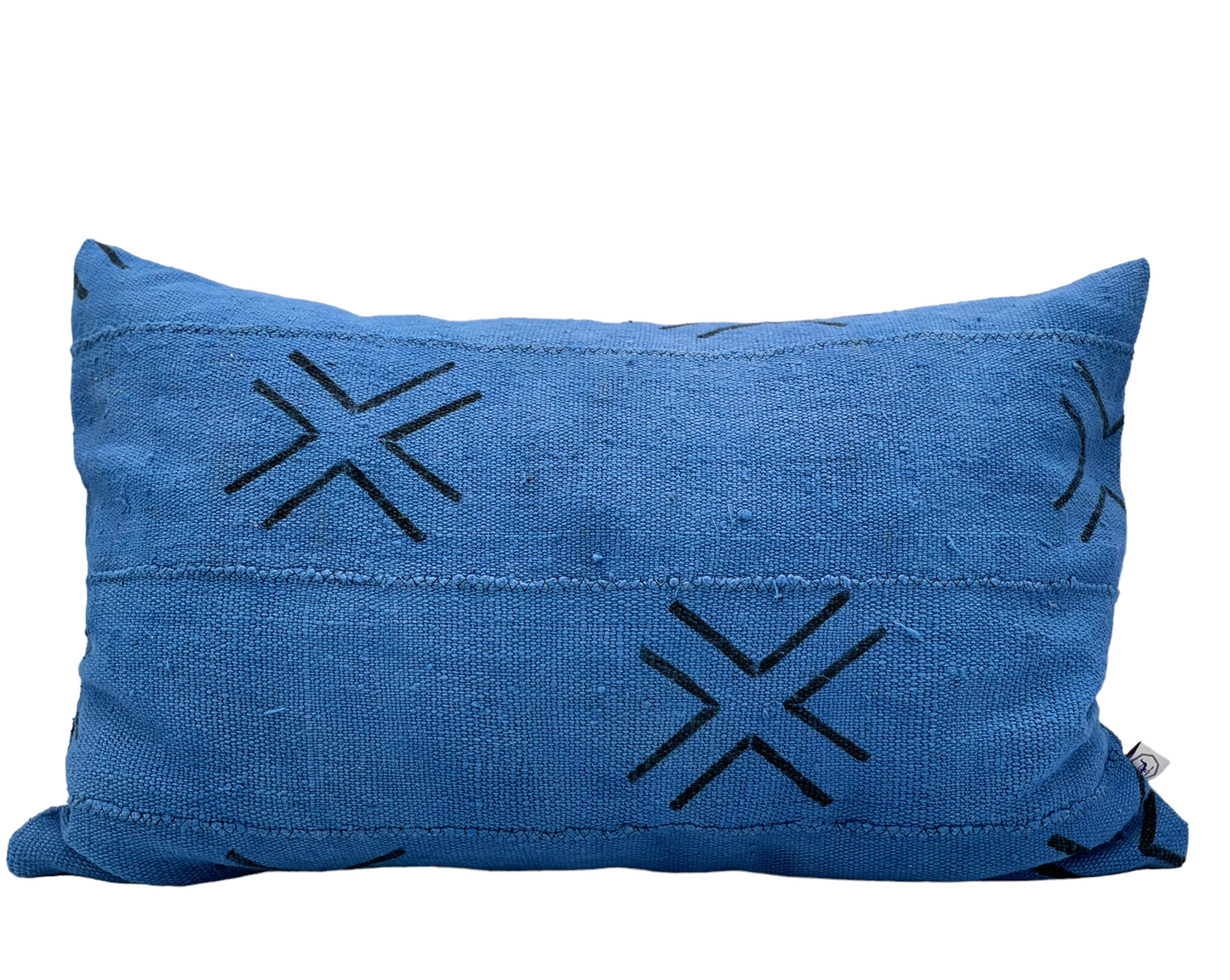 Housse de coussin faite main en bogolan bleu cobalt Mali. 40x60 cm. Pur coton bio. Housse de coussin zippée. Intérieur de coussin vendu séparément